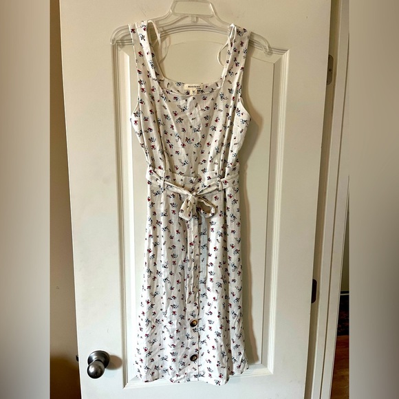 Monteau Dresses & Skirts - Monteau Rayon/Linen Blend Floral off-White Sleeveless Dress Juniors Size Large